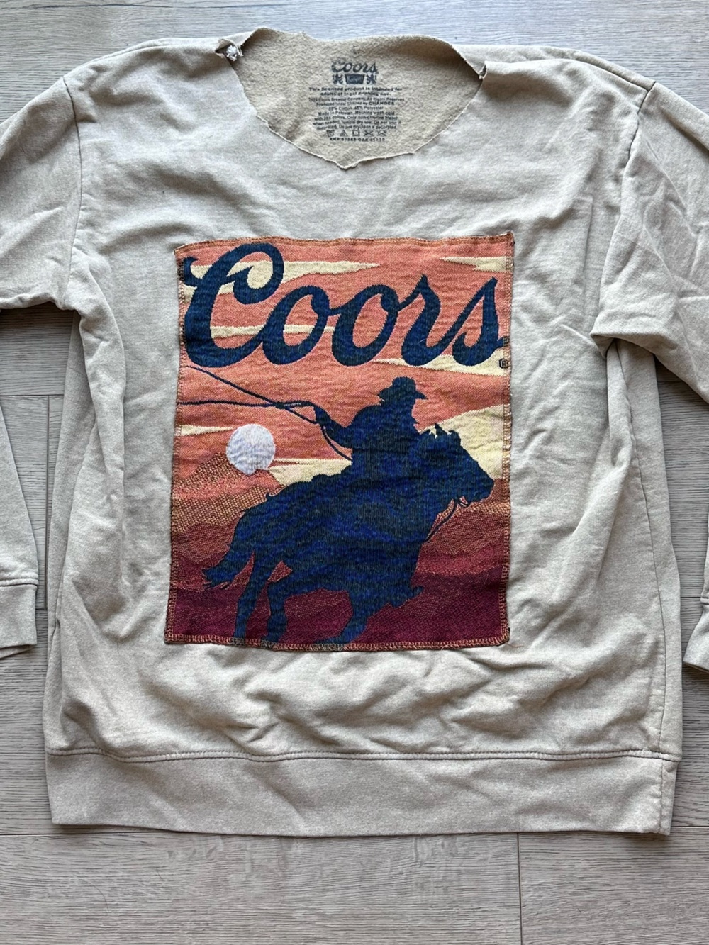Coors Banquet Beer Sweatshirt‎ Tan Long Sleeve Woven Tapestry Graphic L